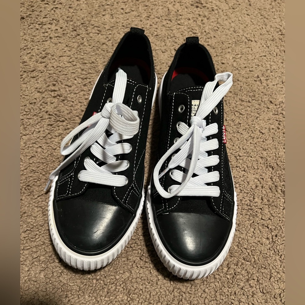 Levi Black Canvas Low-Top Sneakers. READ DESCRIPTION